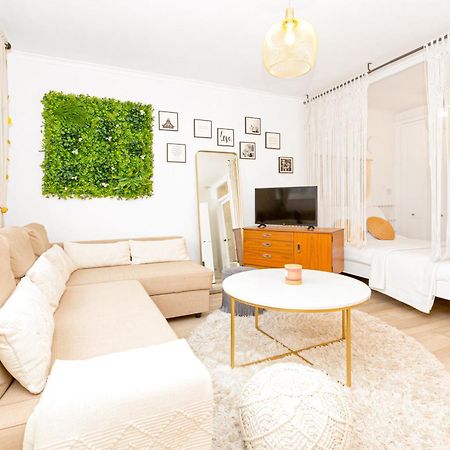 Charming Studio With Balcony In Putney, 5 Min Tube Londra Esterno foto