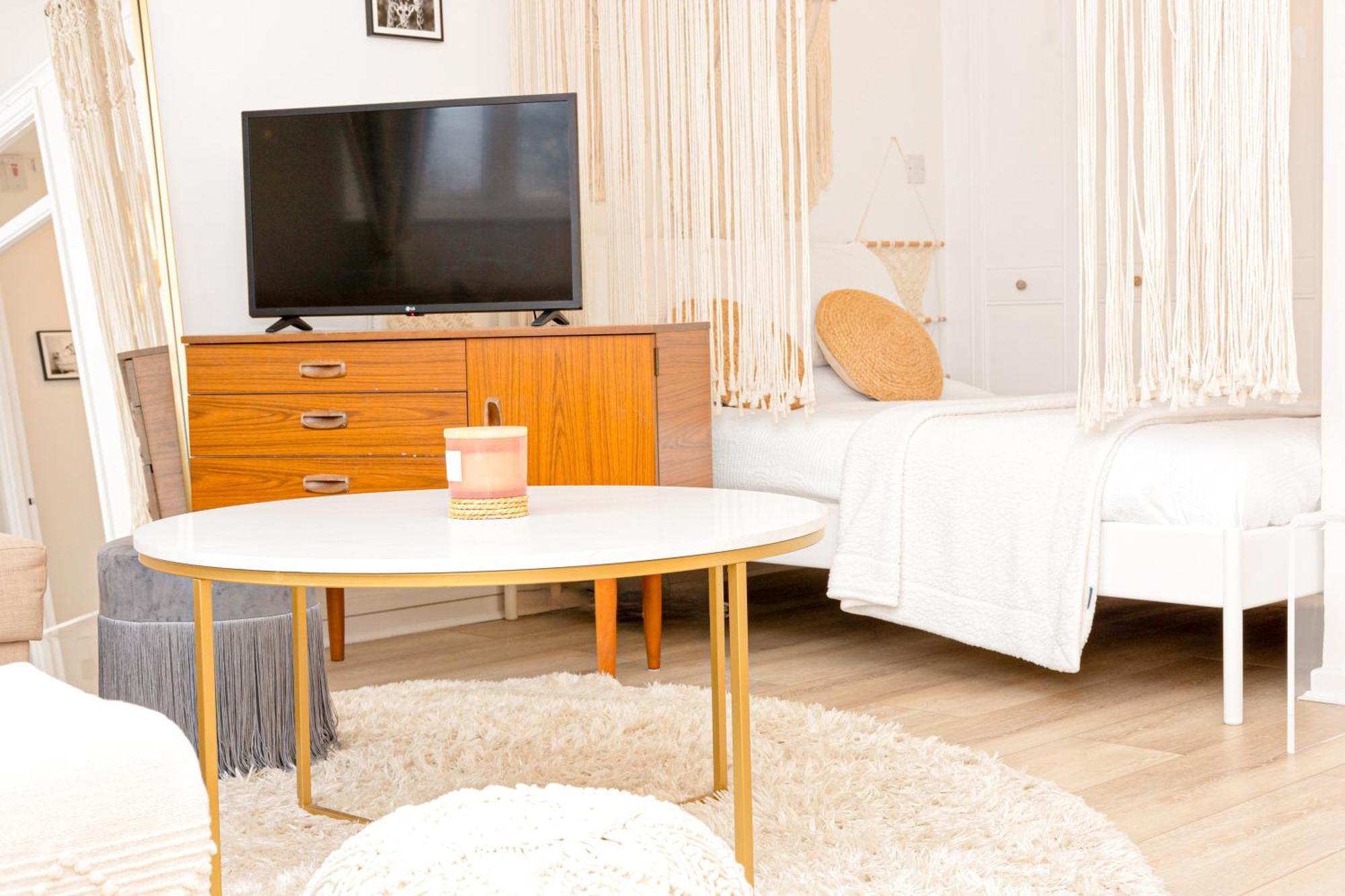 Charming Studio With Balcony In Putney, 5 Min Tube Londra Esterno foto