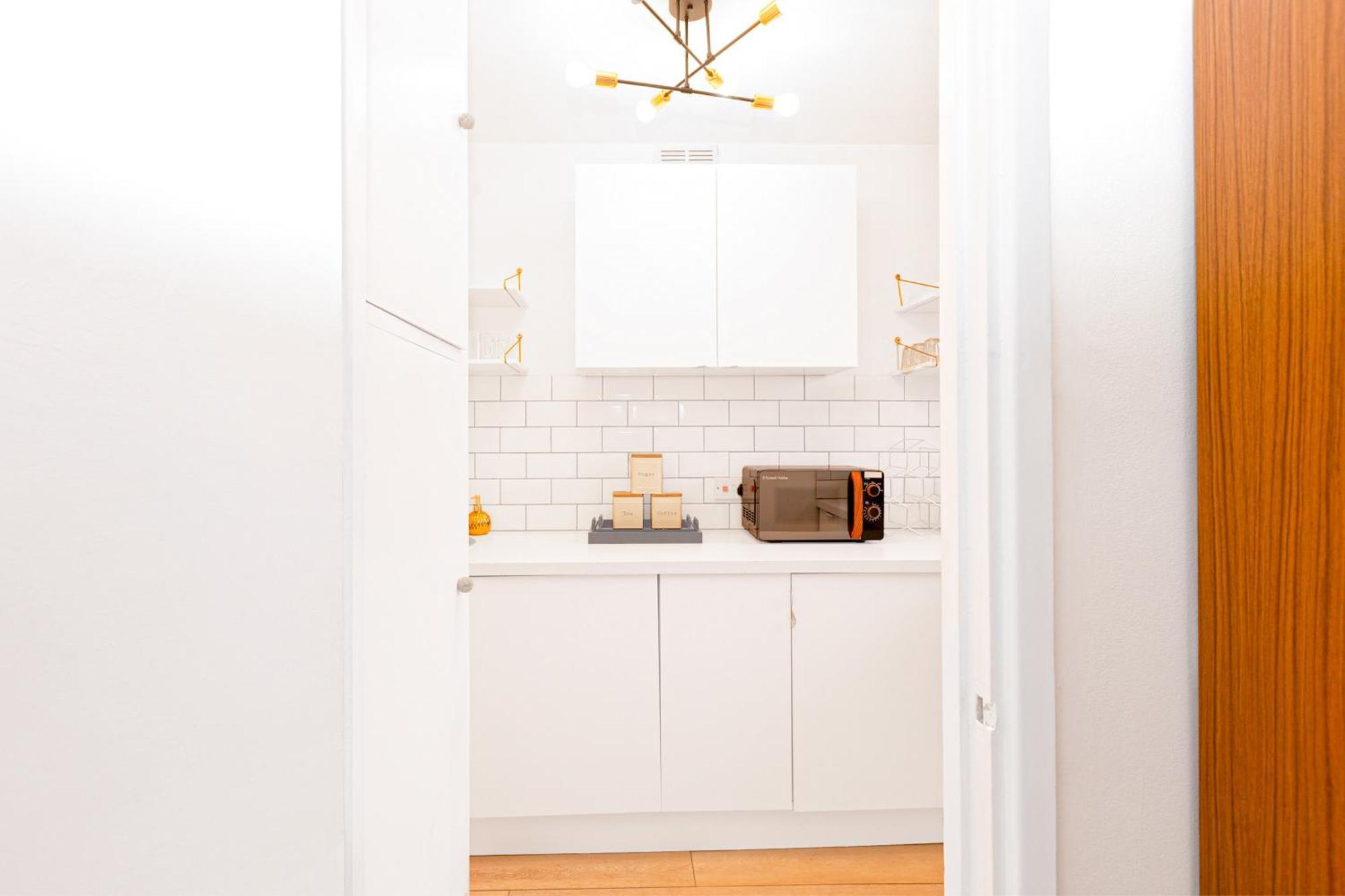 Charming Studio With Balcony In Putney, 5 Min Tube Londra Esterno foto